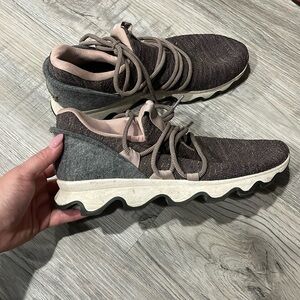 Sorel kinetic lace sneakers